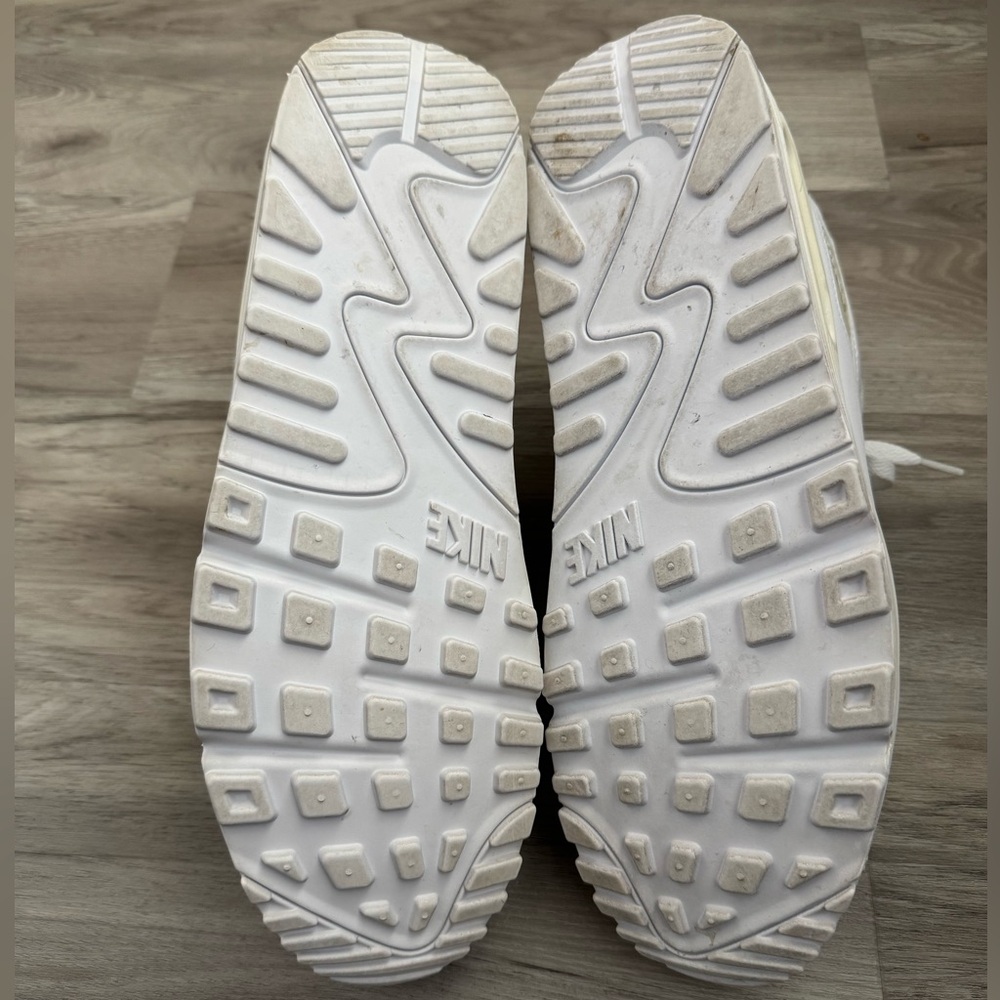 Nike Air Max 90's Triple White - Picture 5 of 9